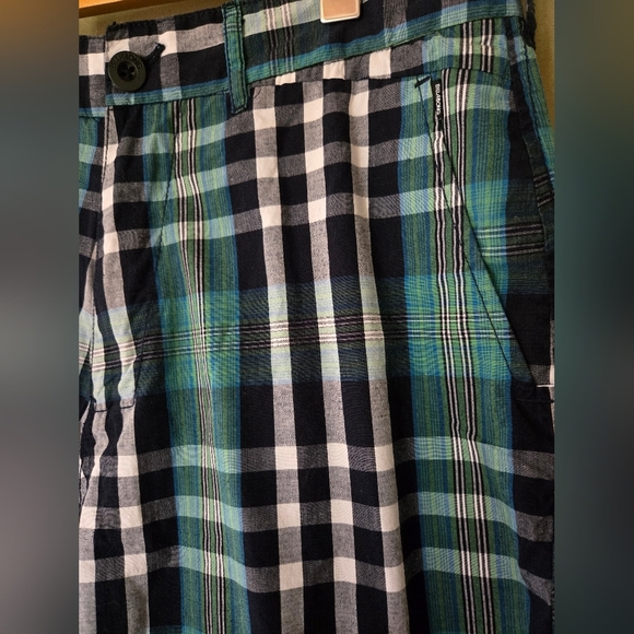 Billabong | Men's Plaid Flat Front Shorts, Size 34 - Picture 3 of 8